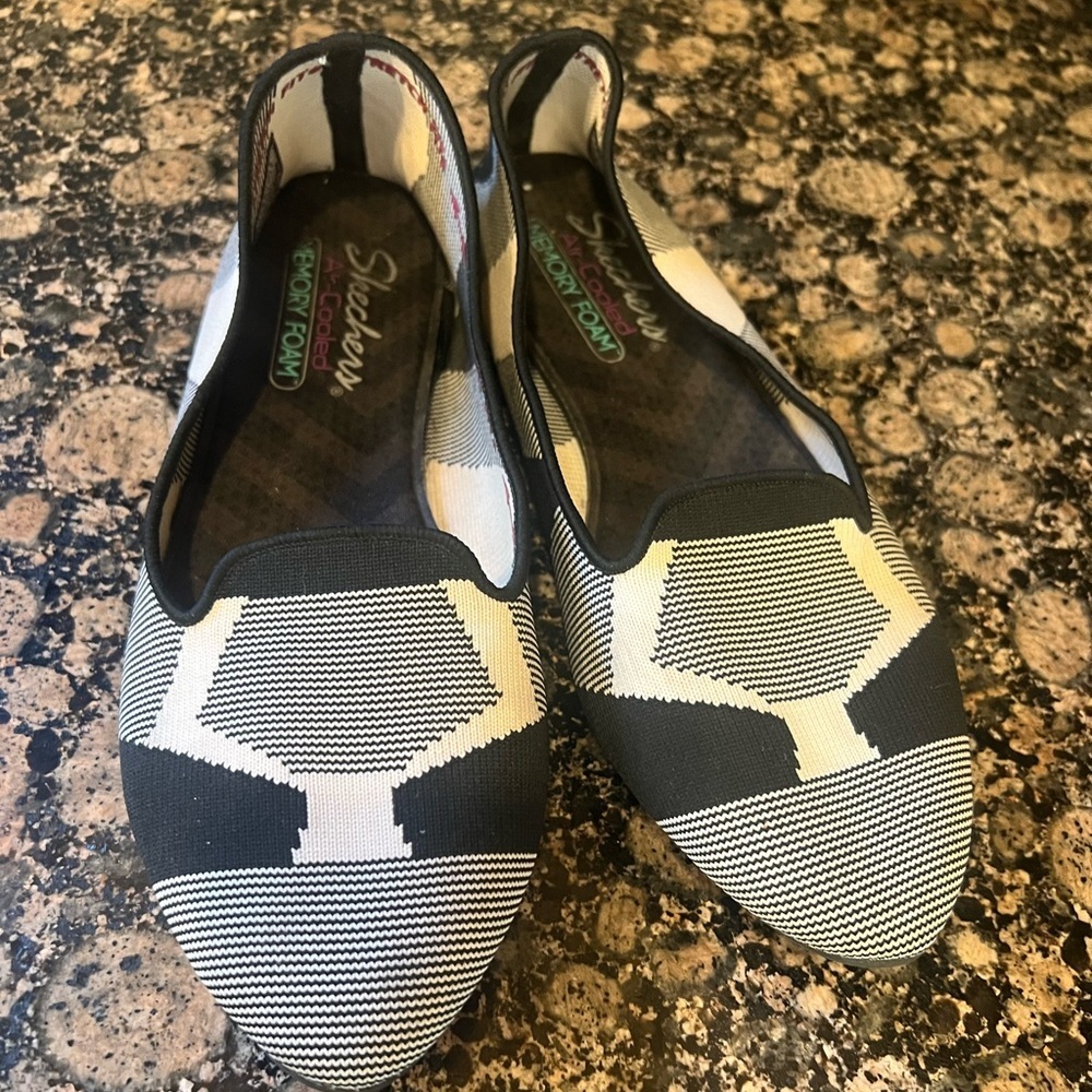 Skechers air cooled memory foam stretch, fit Lady shoe size 8 1/2 preowned - Picture 3 of 8